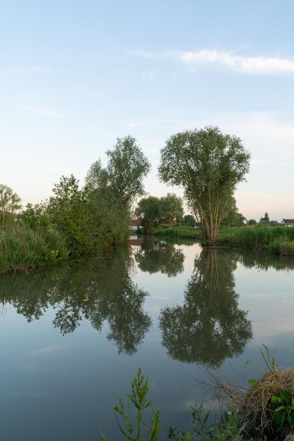 Le Moulin Rouge Clairmarais Gite "Le Grebe"" מראה חיצוני תמונה